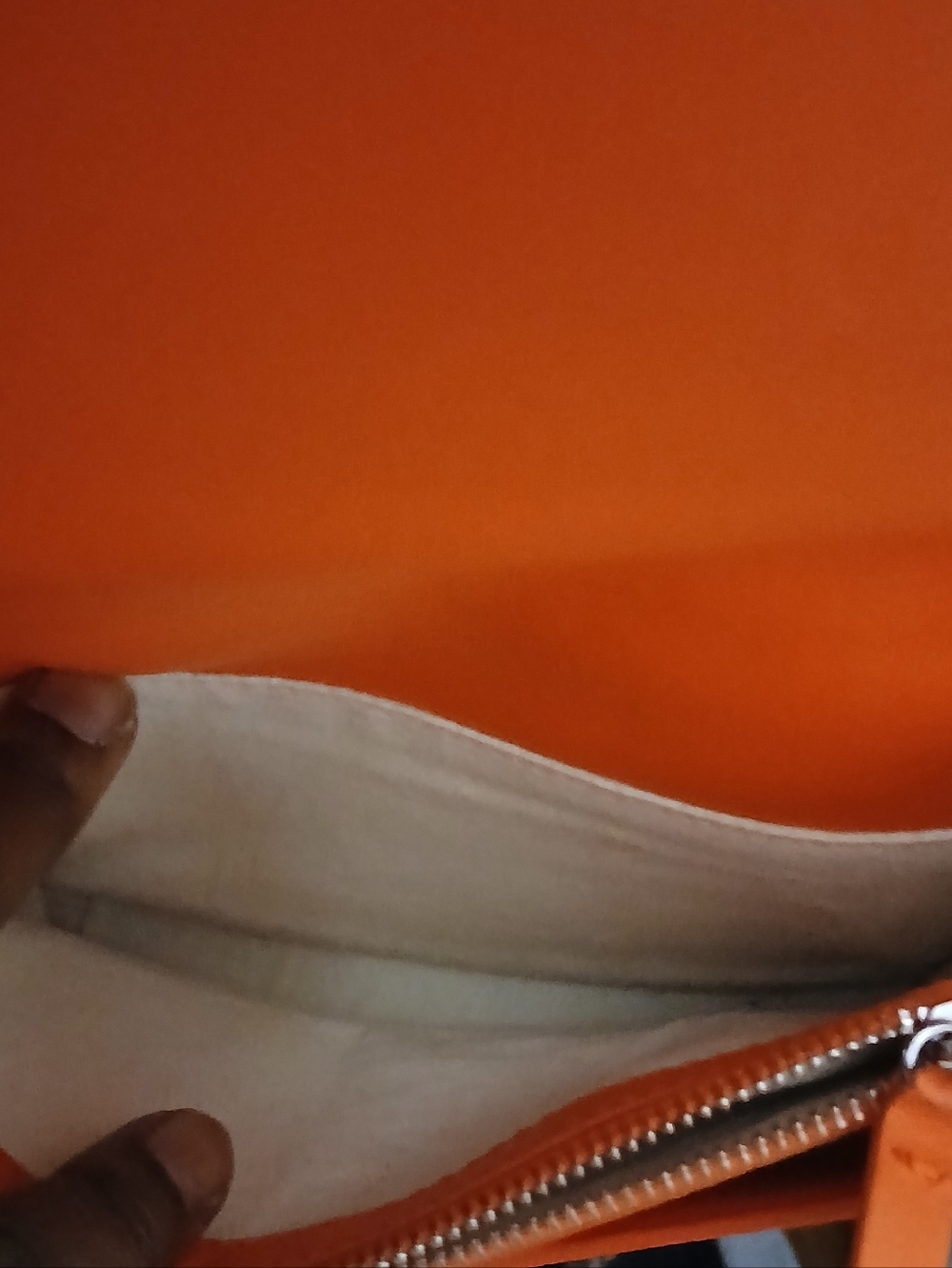 BAGGU | Minimalist Orange Cowhide Leather Crossbody Shoulder Bag - Picture 7 of 13
